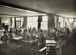 Old-fashioned pic of Bel facility interior
